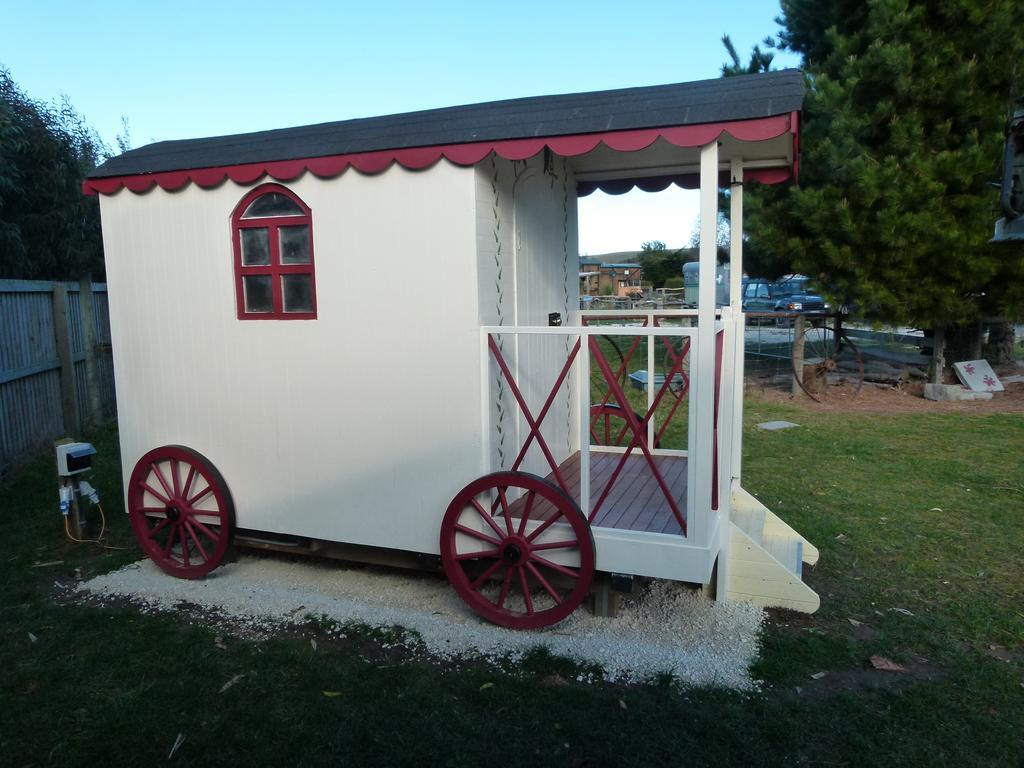 Wacky Stays - Unique Farm-Stay Glamping Rentals, Free Animal Feeding Tours Καϊκούρα Εξωτερικό φωτογραφία
